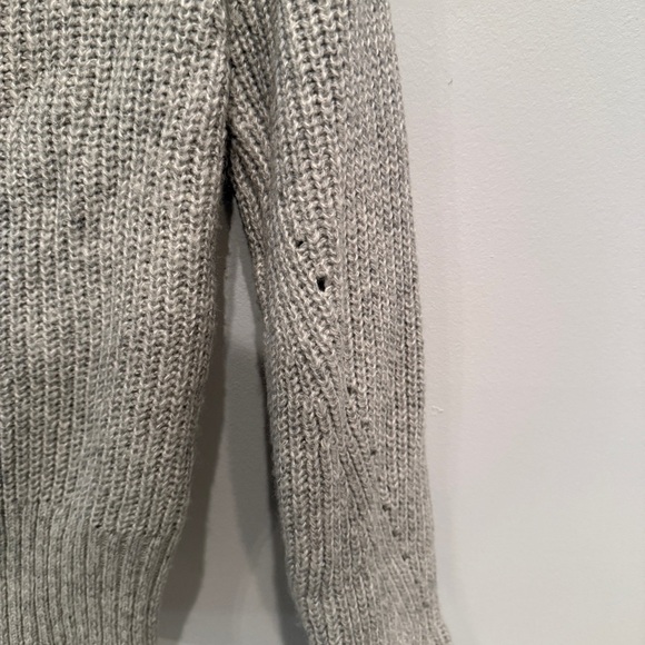 Kendall and Kylie Pacsun Grey Sweater - Picture 6 of 6